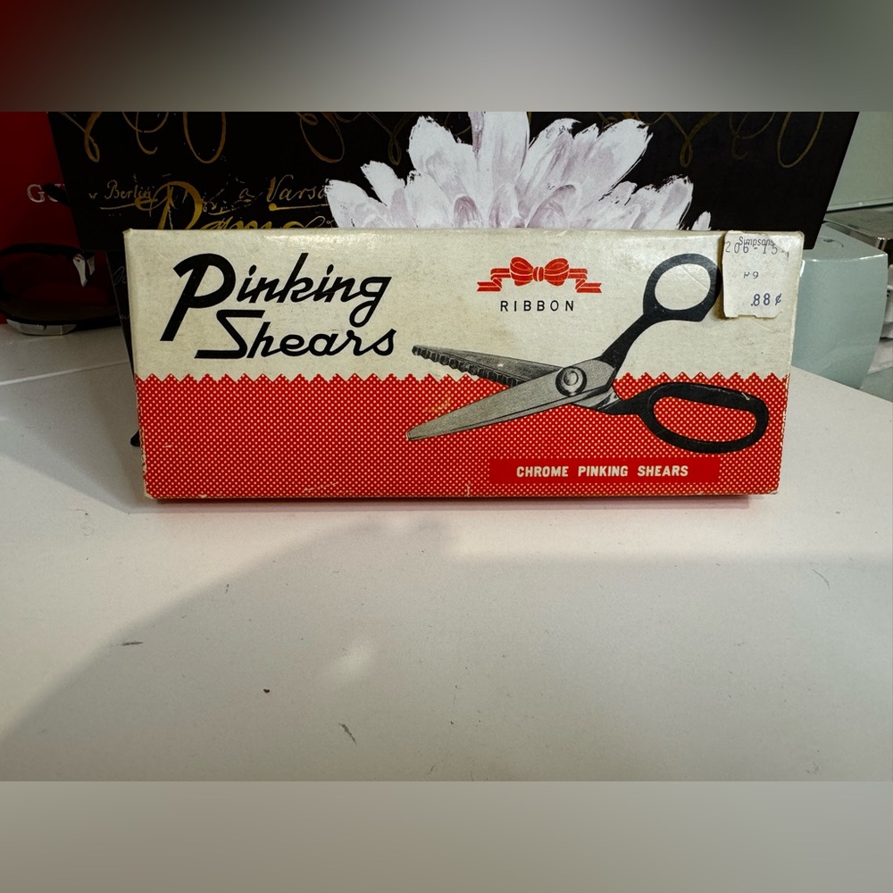 Vintage Ribbon 7” Pinking Shears Fabric Craft Scissors